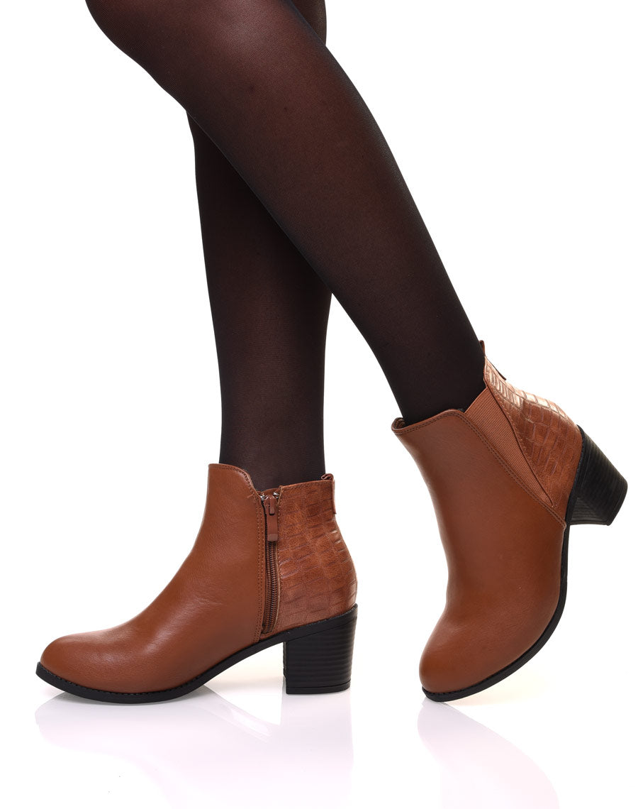 Bottines camelles à talons détail imprimé croco