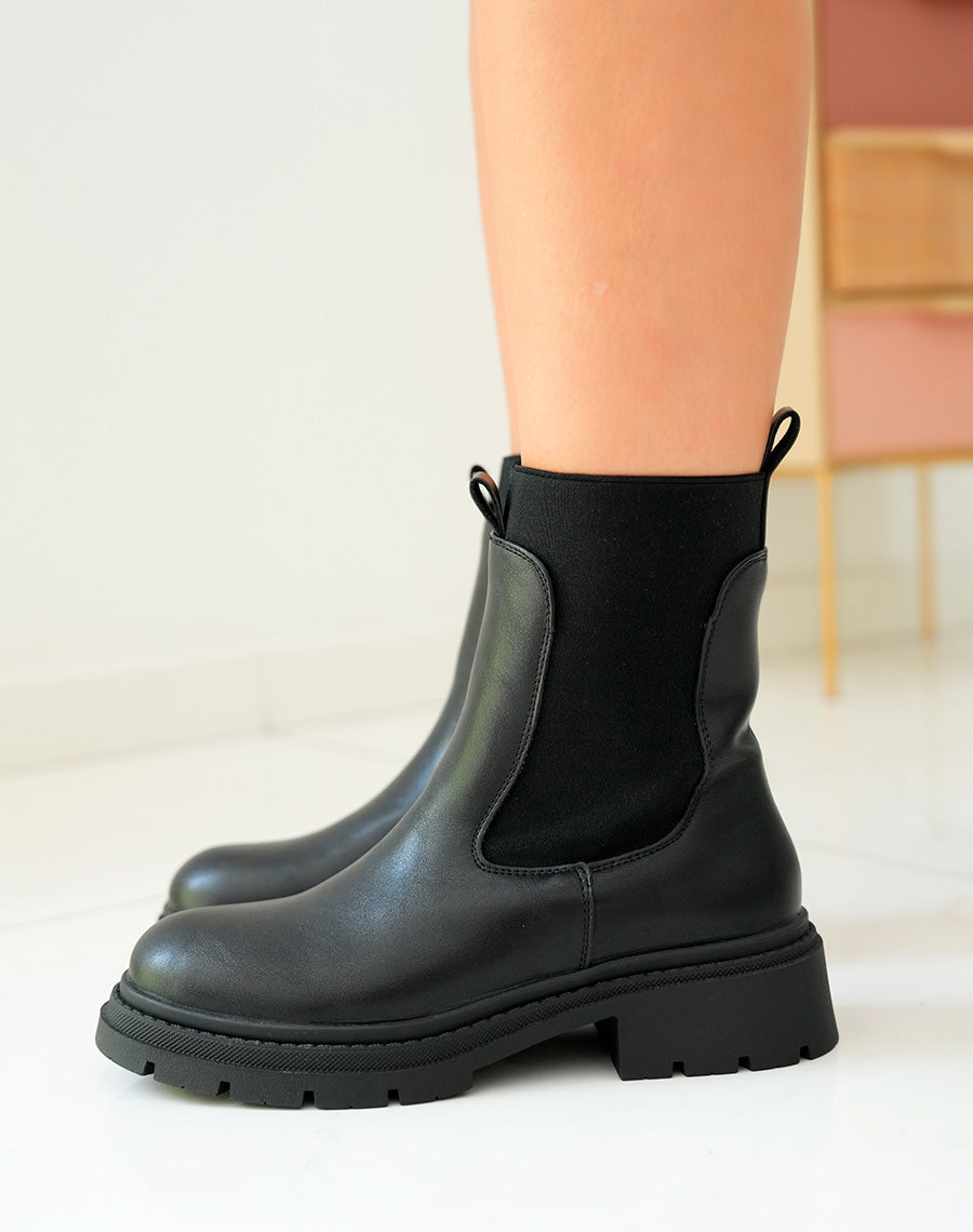 Bottines Chelsea Noires Femme à Semelle Crantée