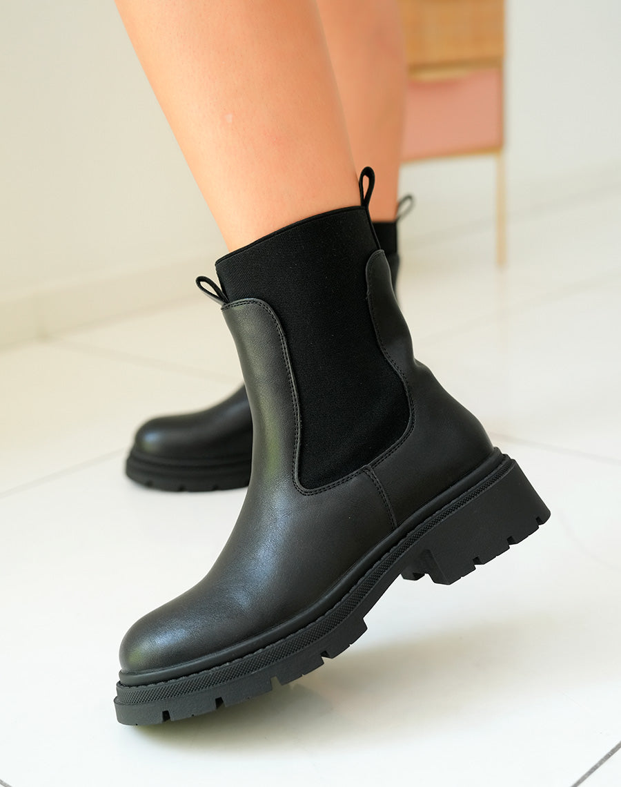 Bottines Chelsea Noires Femme à Semelle Crantée