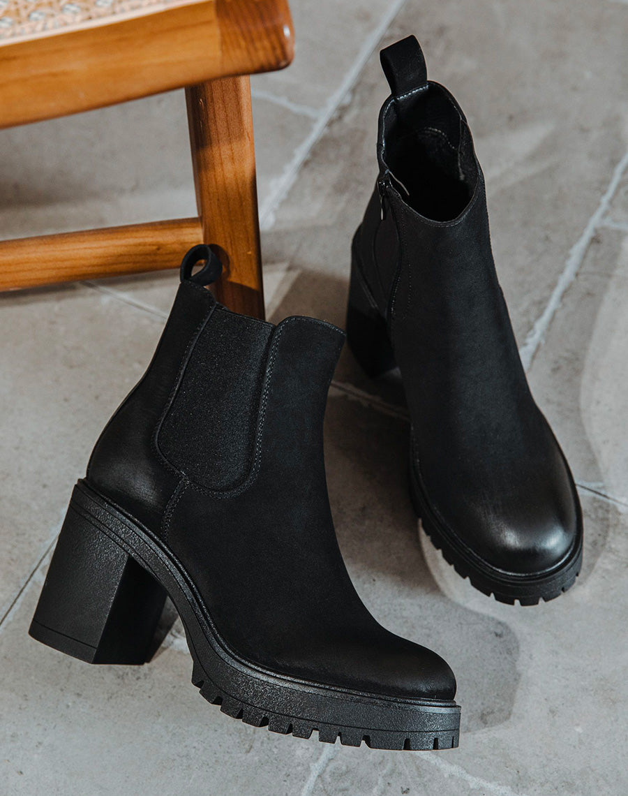 Bottines chelsea noires à talon haut et plateforme crantée 