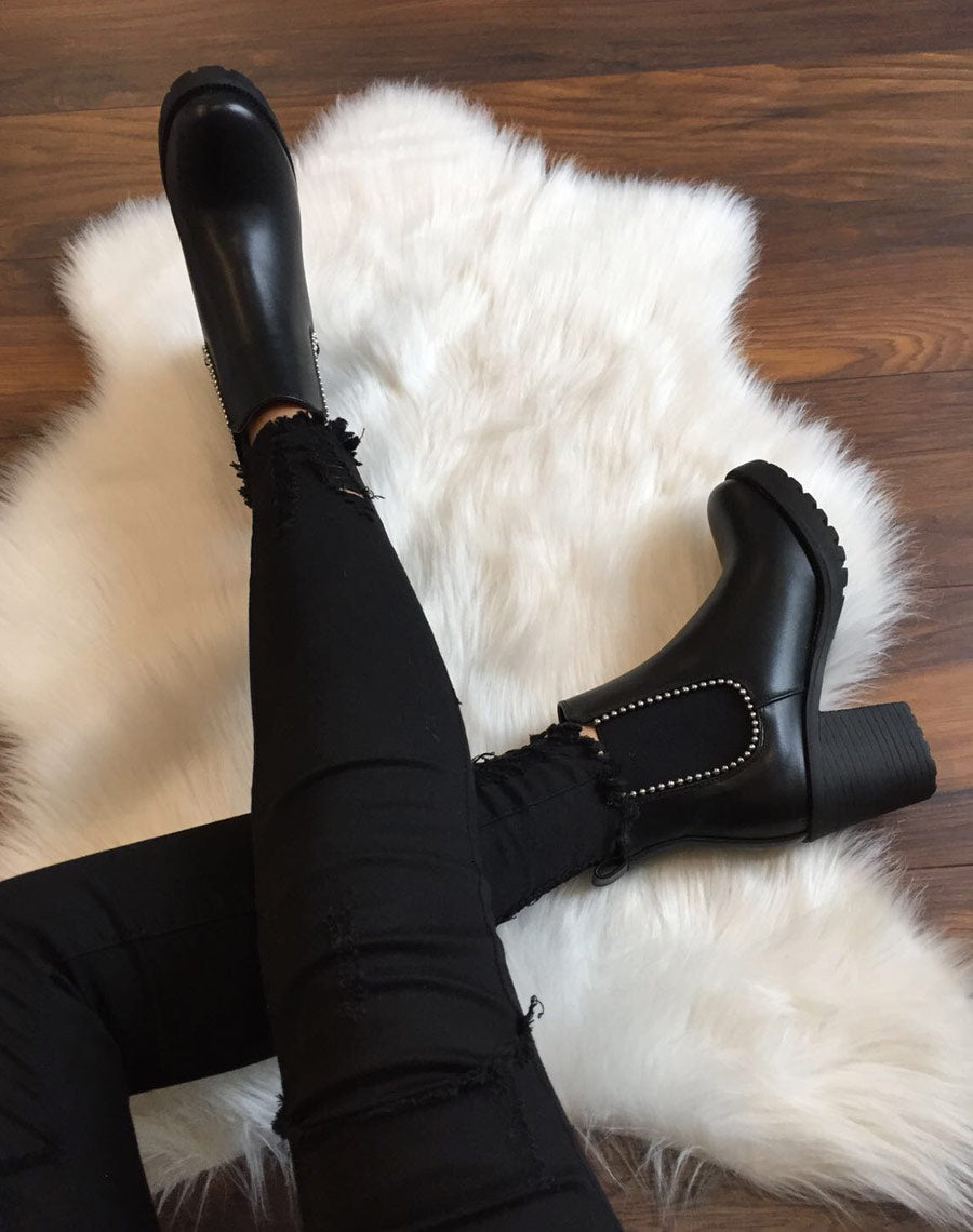 Bottines cloutées noires à talons