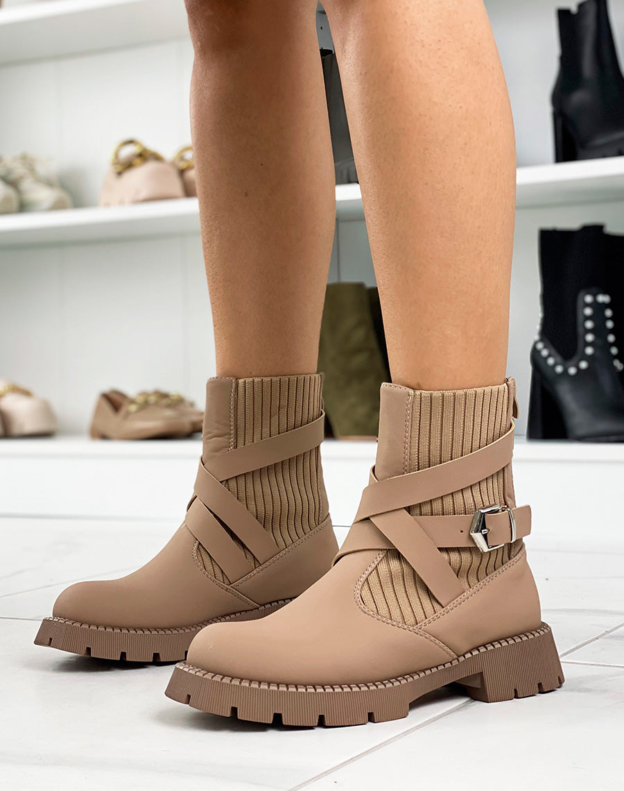 Bottines effet chaussettes à lanières entrecroisées marrons