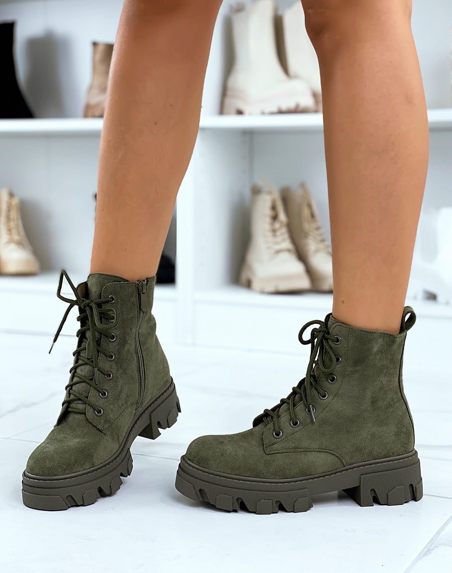 Bottines en suédine kaki lacées à semelle crantée