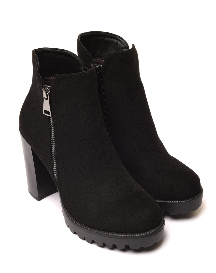 Bottines en suédine noires avec grosse semelle et talon