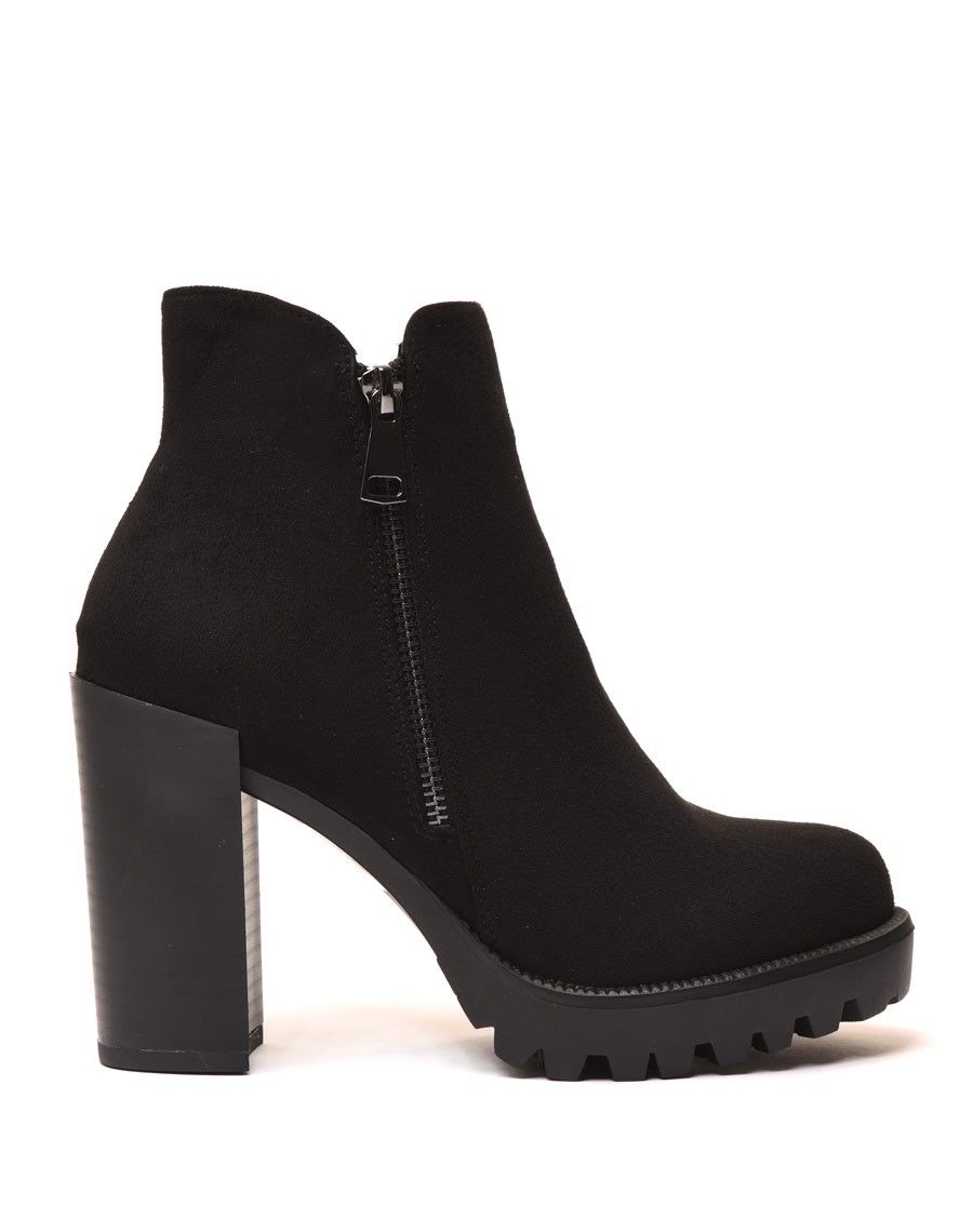 Bottines en suédine noires avec grosse semelle et talon