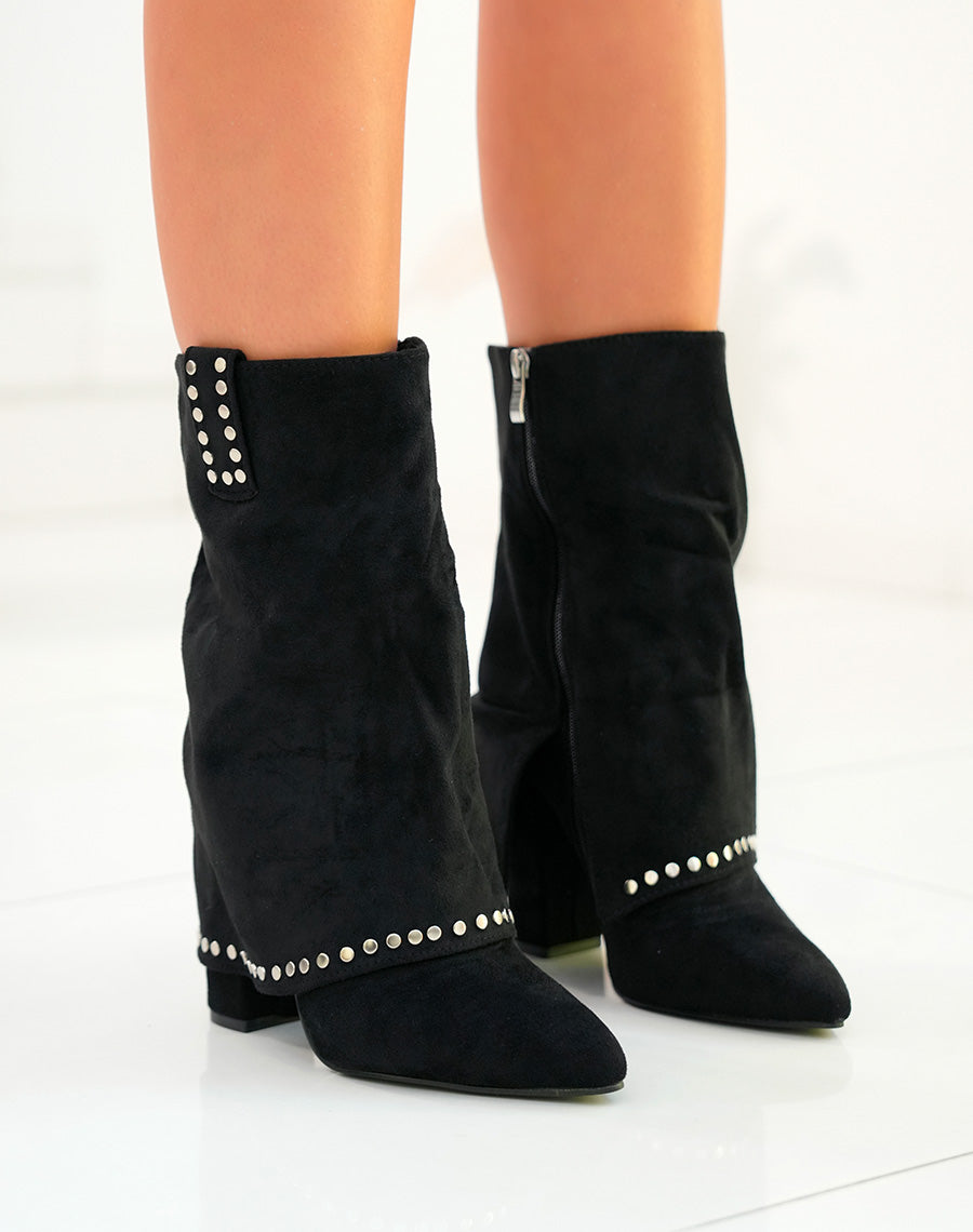 Bottines femme en suédine avec revers et clous argentés