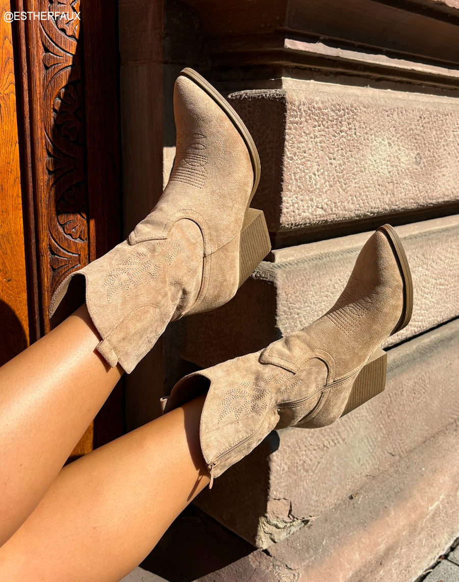 Bottines femme marron clair style santiags avec talon épais de 8 cm