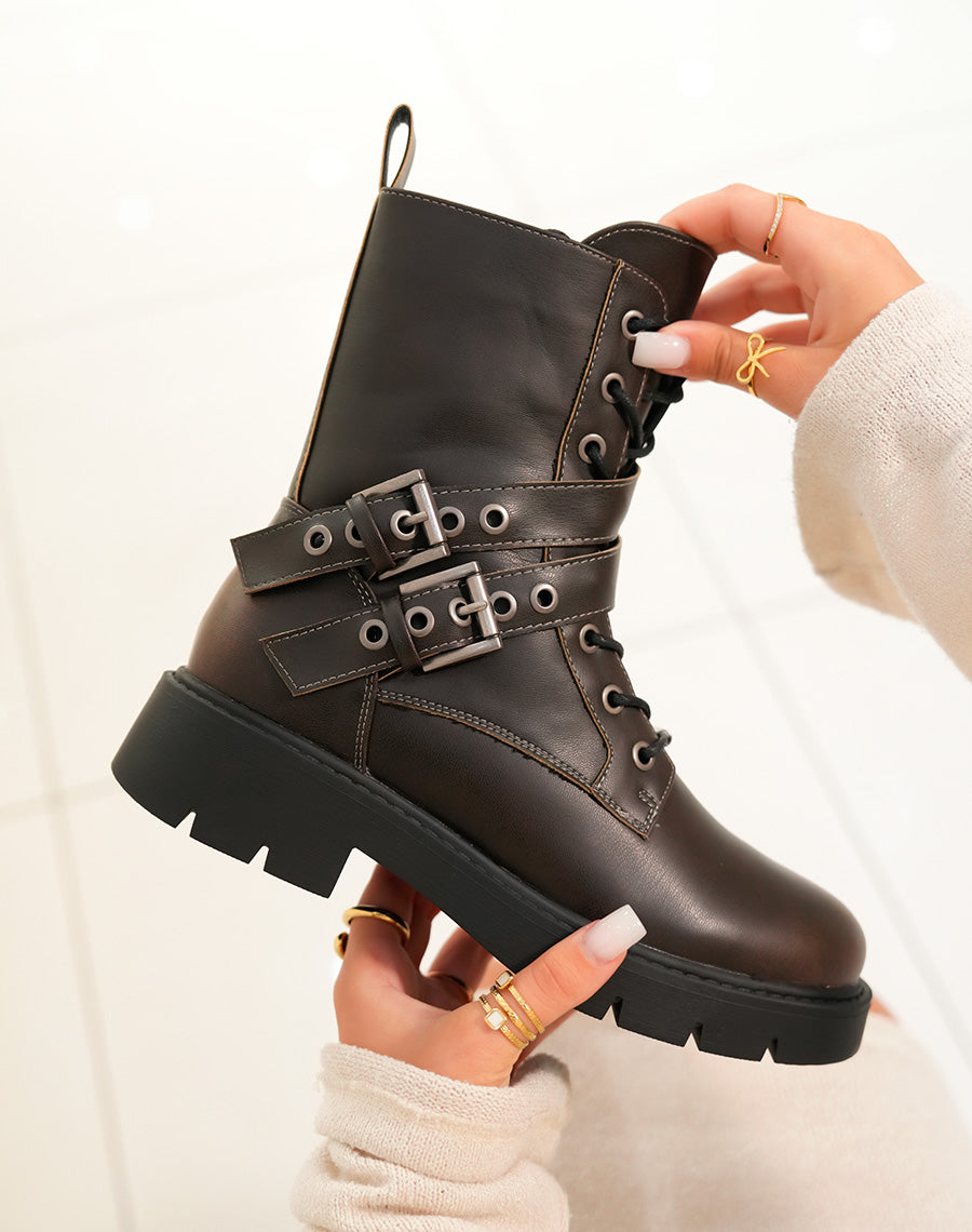Bottines femme marron à lacets avec sangles argentées et semelle crantée
