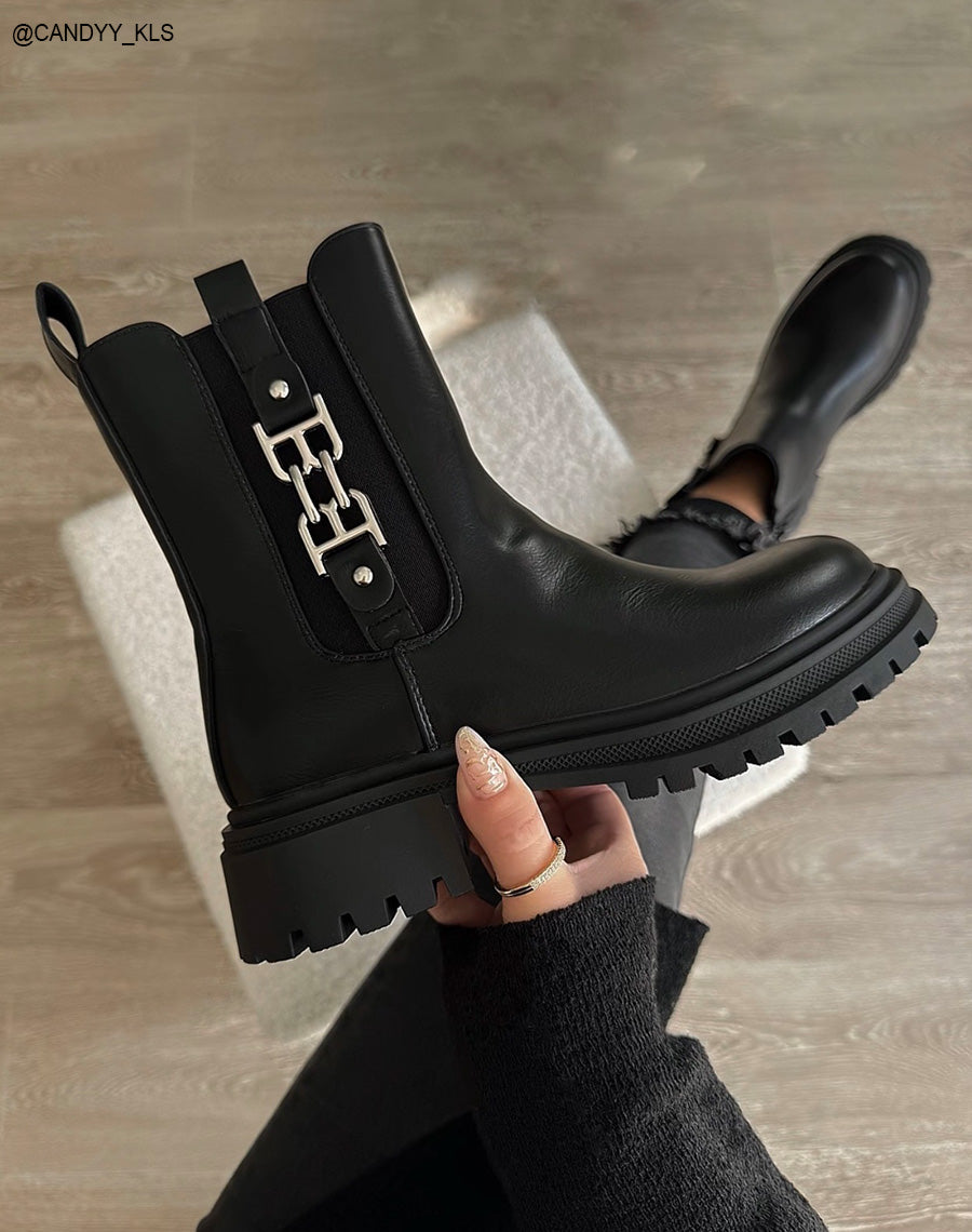 Bottines femme noires style Chelsea avec détail argenté et semelle crantée