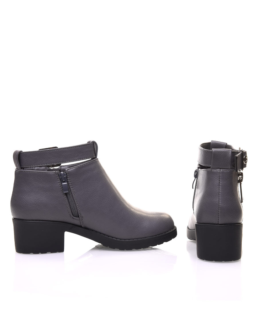 Bottines grises à boucles chevilles