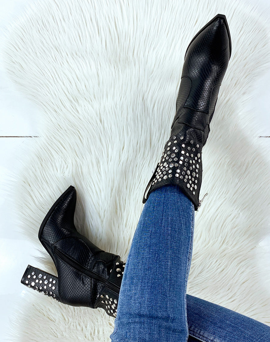 Bottines hautes effet croco noir à talon