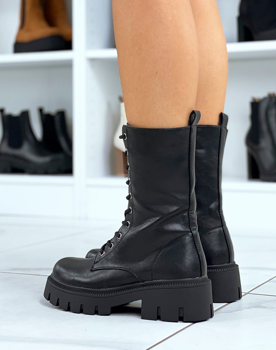 Bottines hautes noires à lacets 