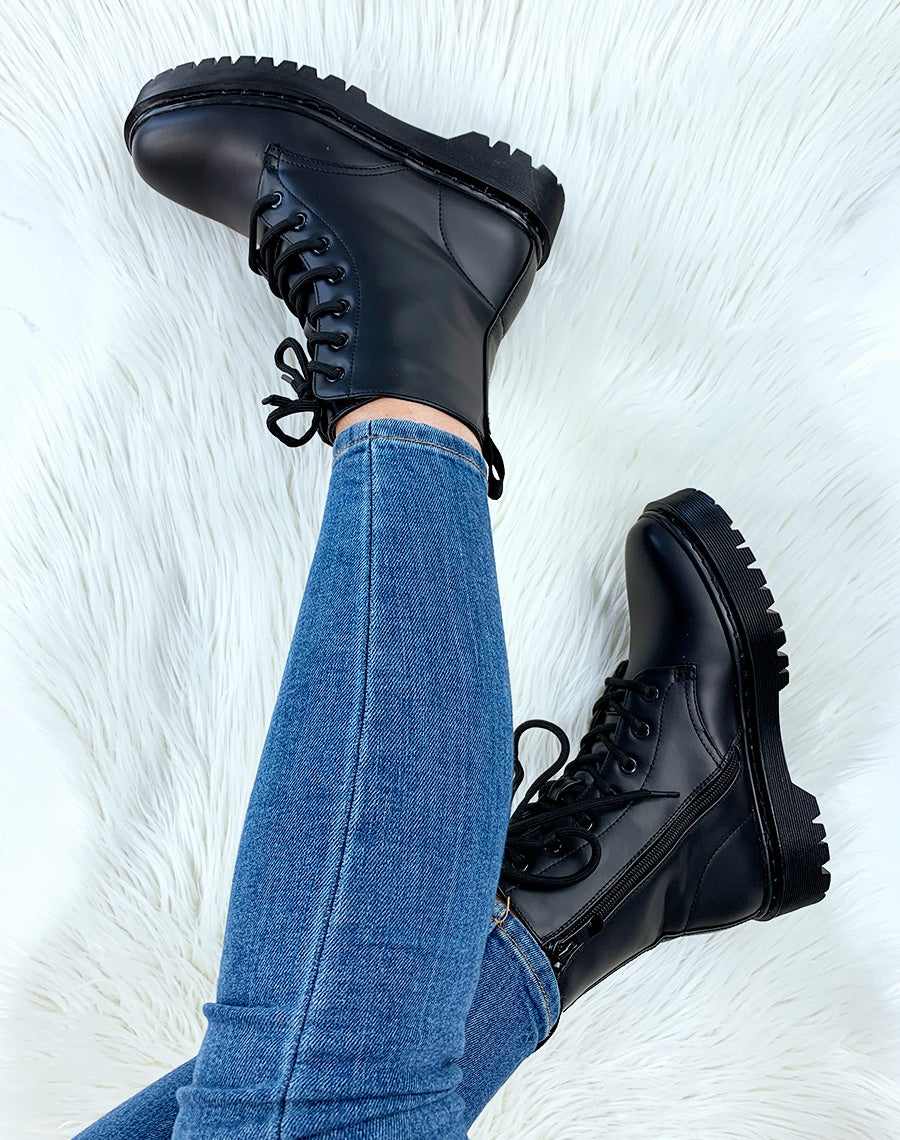 Bottines hautes noires mat