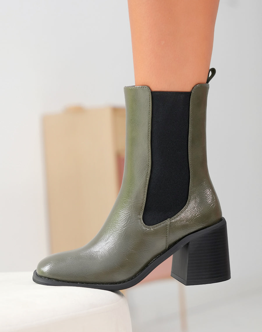 Bottines Kaki en Vogue avec Talon Carré et Finition Brillante