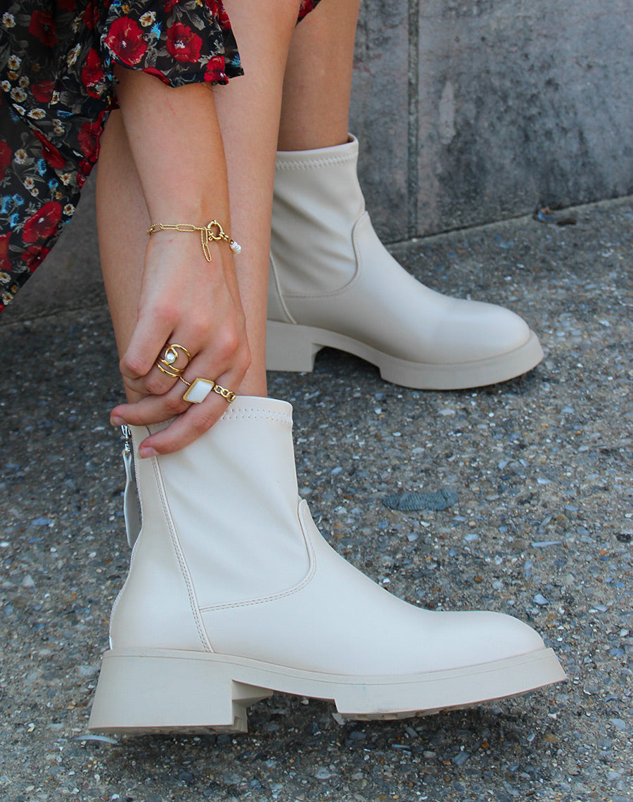 Bottines montantes beiges effet chaussette en similicuir