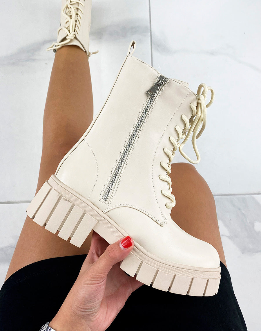 Bottines montantes beiges zipées talonnées