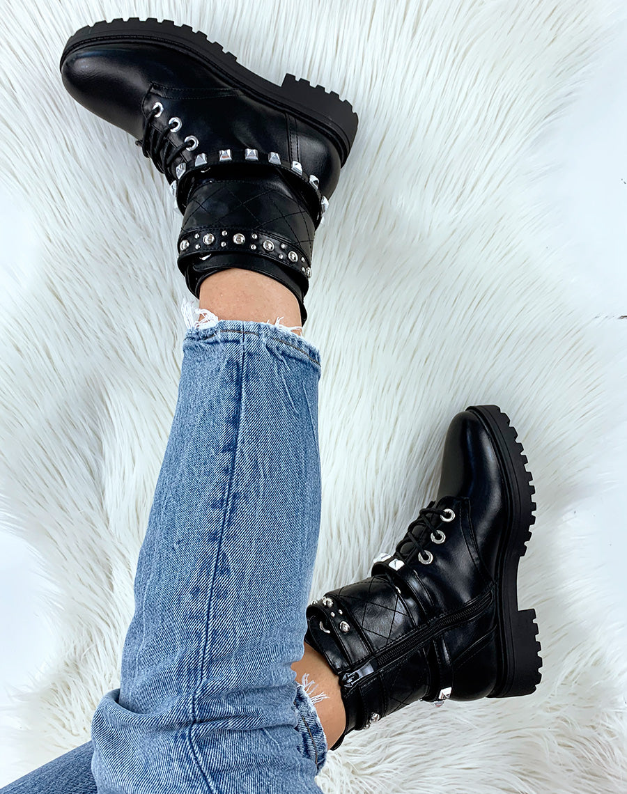 Bottines montantes noires à multiples lanières