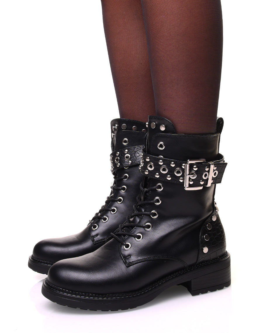 Bottines montantes noires à sangles et détails cloutés