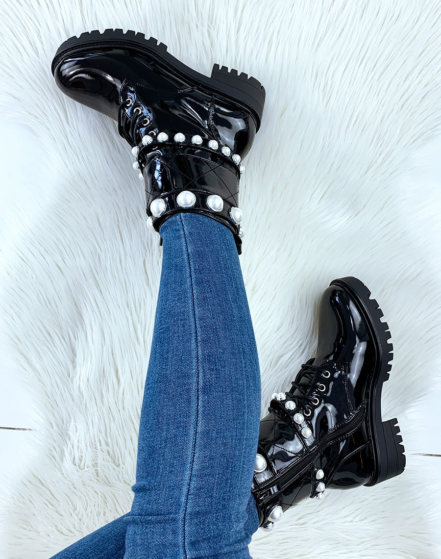 Bottines montantes vernies noires