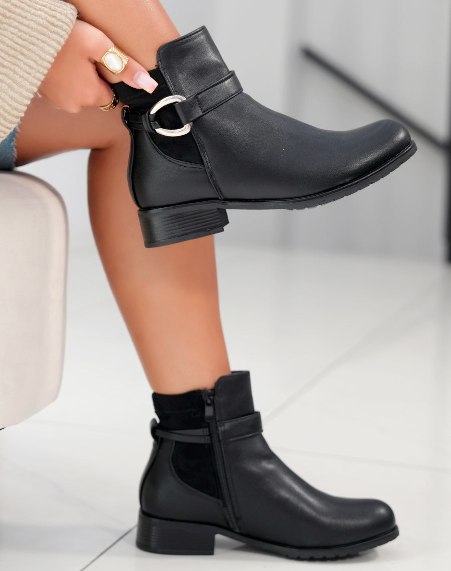 BOTTINES NOIRES BI-MATIÈRES AVEC SANGLE ARGENTÉE : L'ALLURE FÉMININE