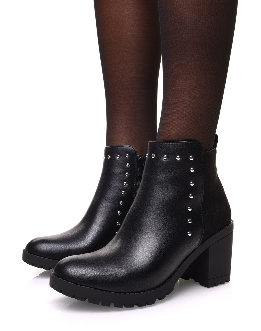 Bottines noires bi matières et détails cloutés