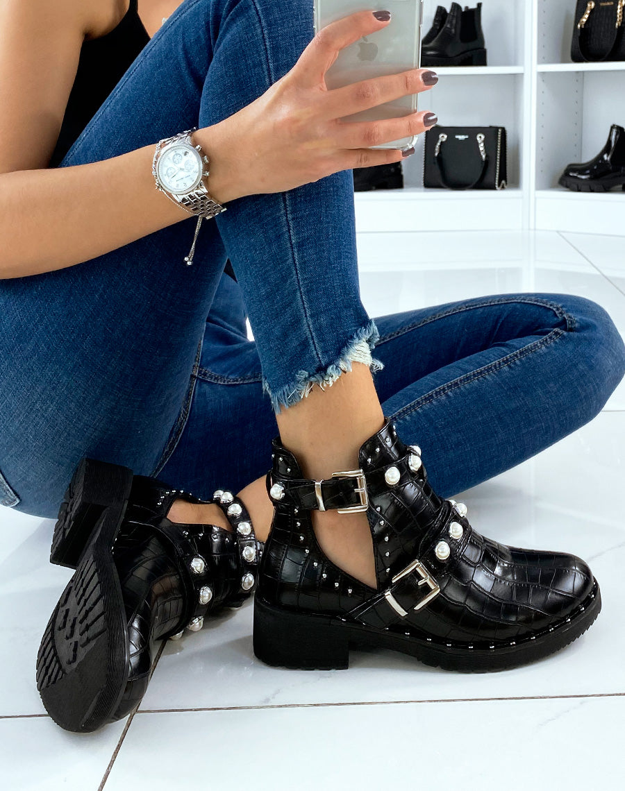 Bottines noires effet croco ajourées