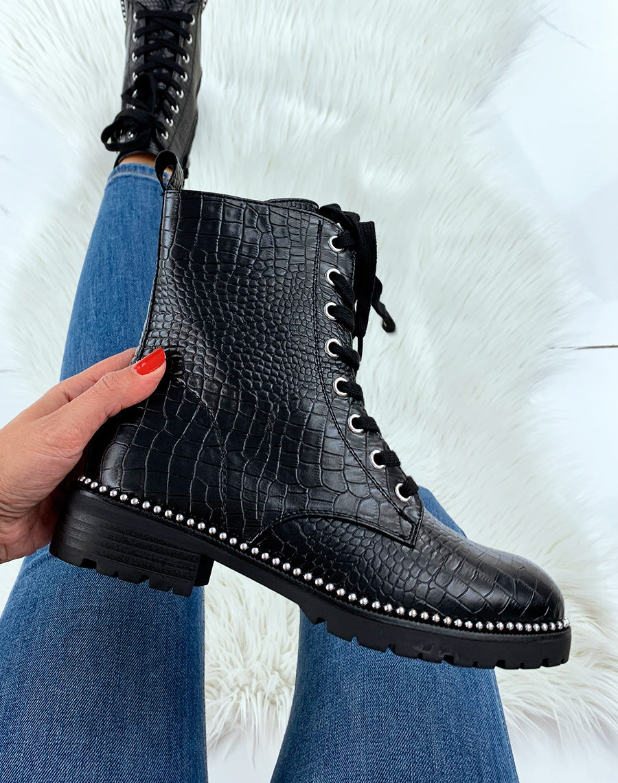 Bottines noires effet croco montantes à clous