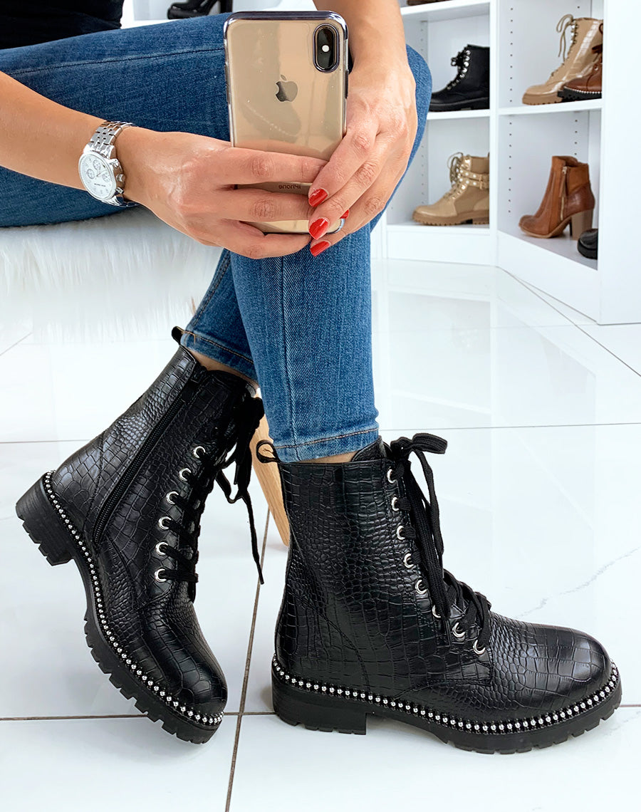 Bottines noires effet croco montantes à clous