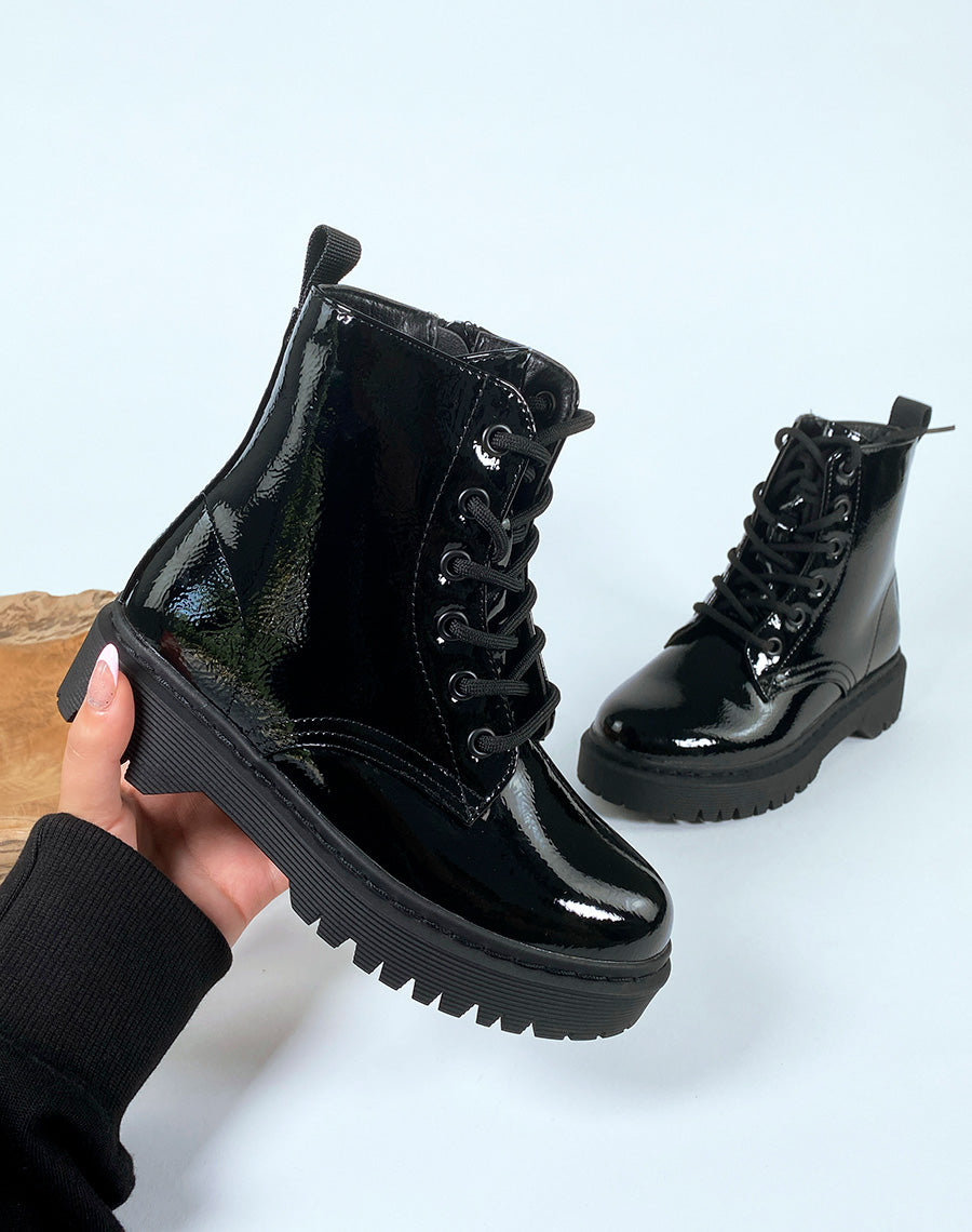 Bottines noires effet miroir à lacets