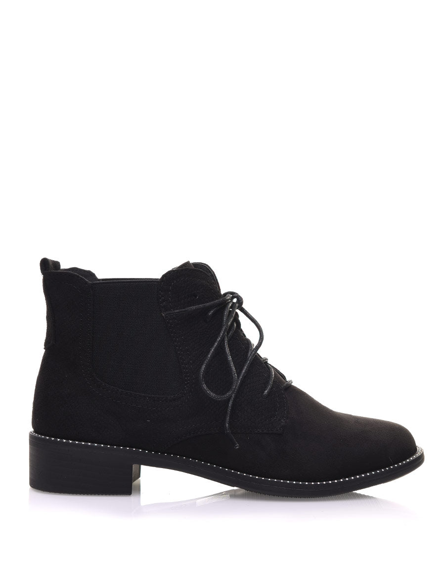 Bottines noires en suédines et à lacets