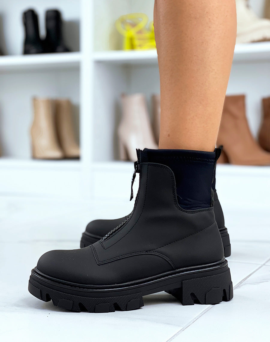 Bottines noires gommées effet chaussette