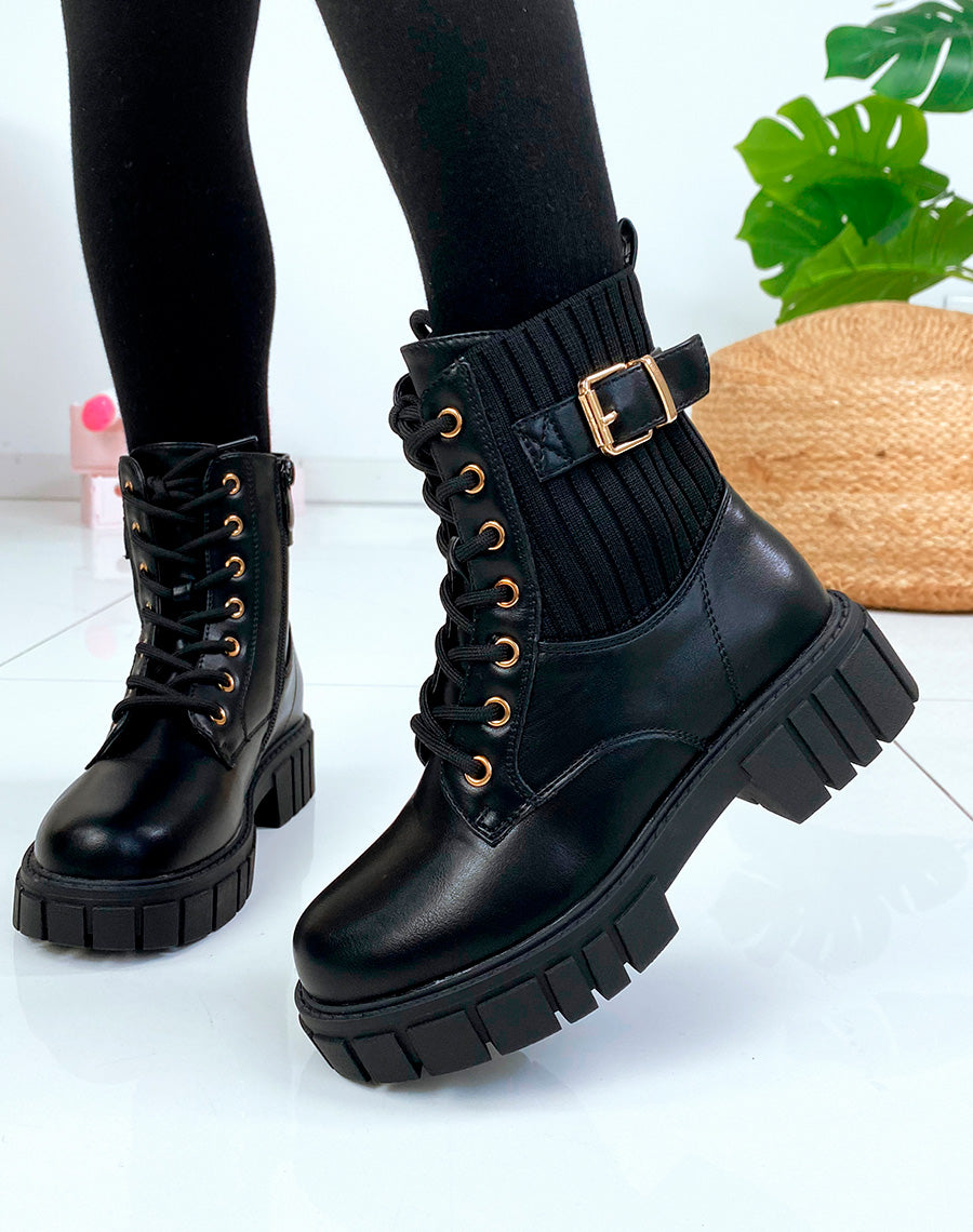 Black lace boots and golden details - Main Image