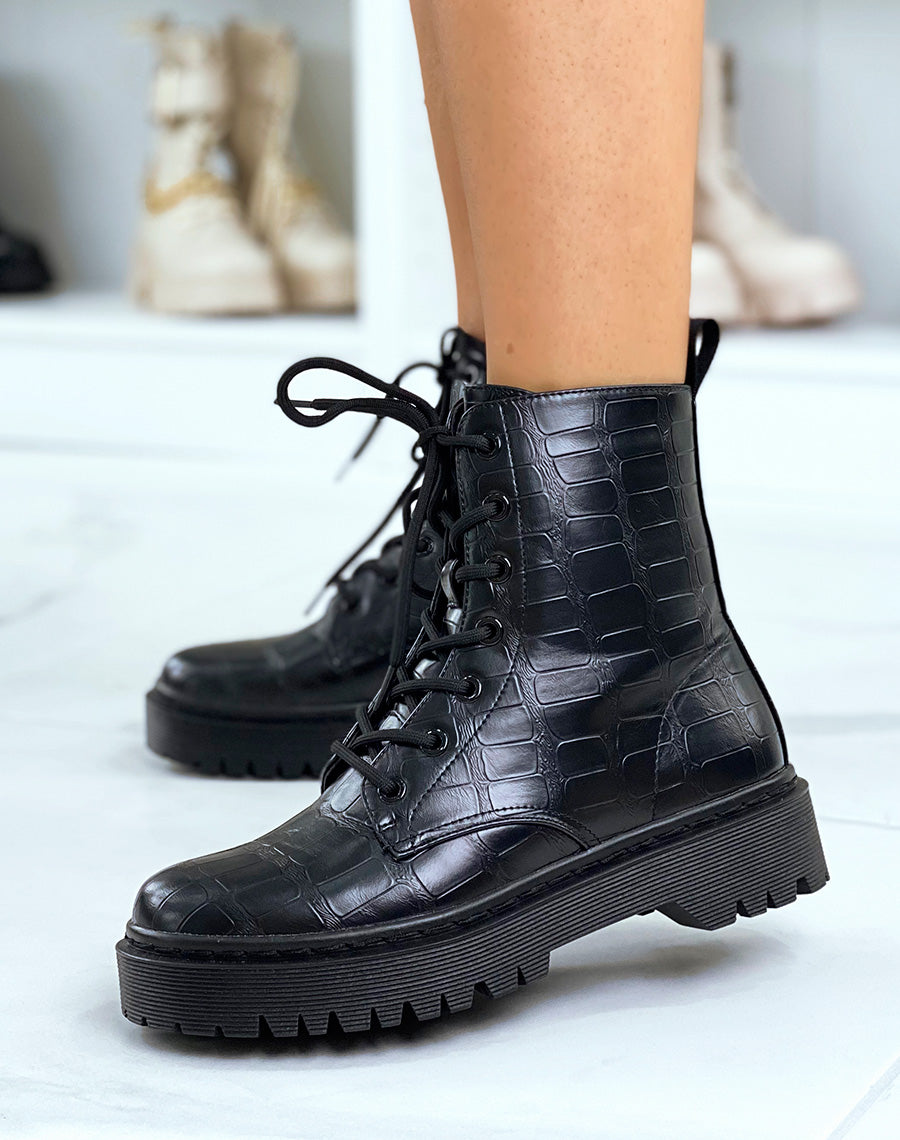 Bottines noires montantes effet croco à lacets