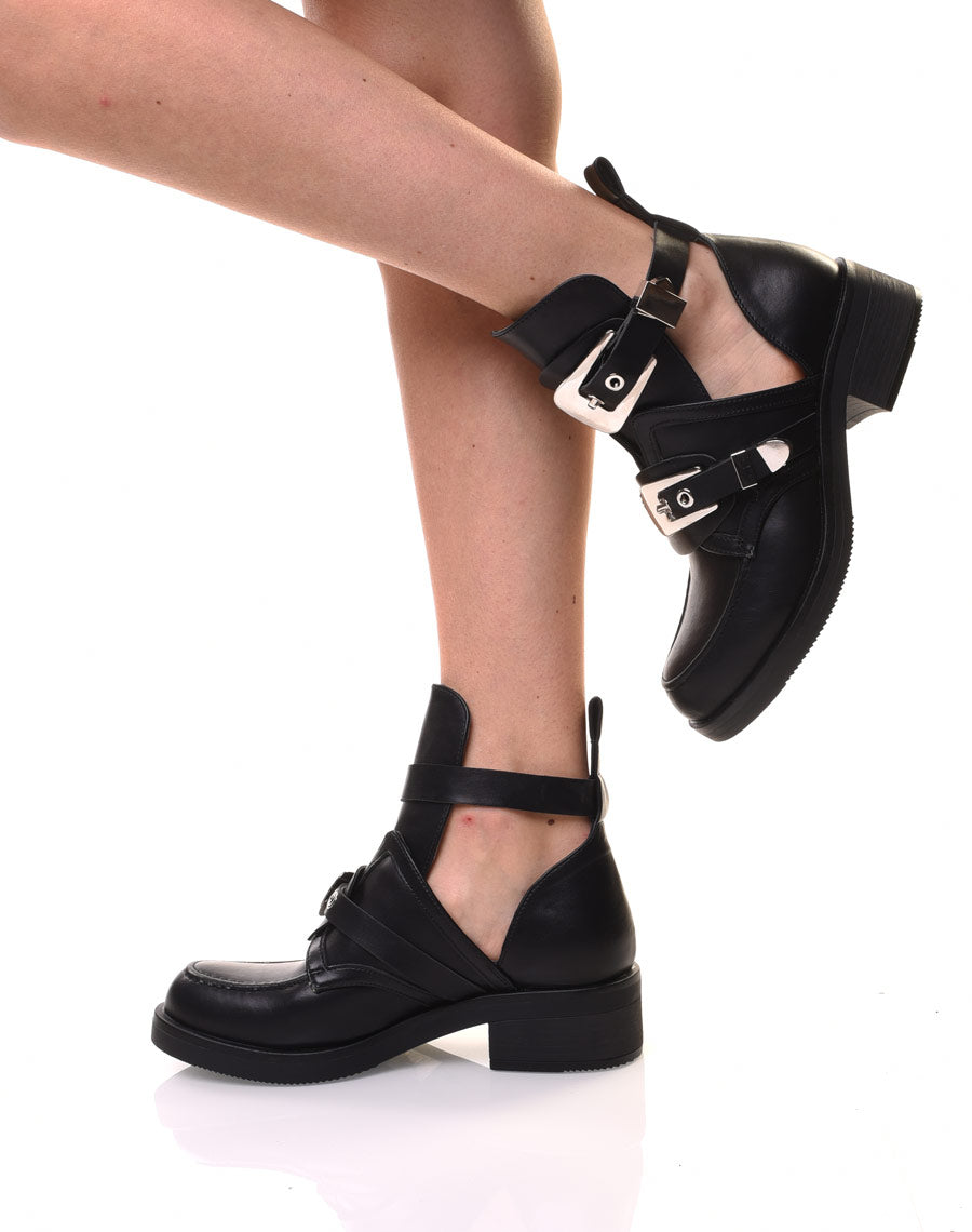 Bottines noires plates ajourées avec sangles