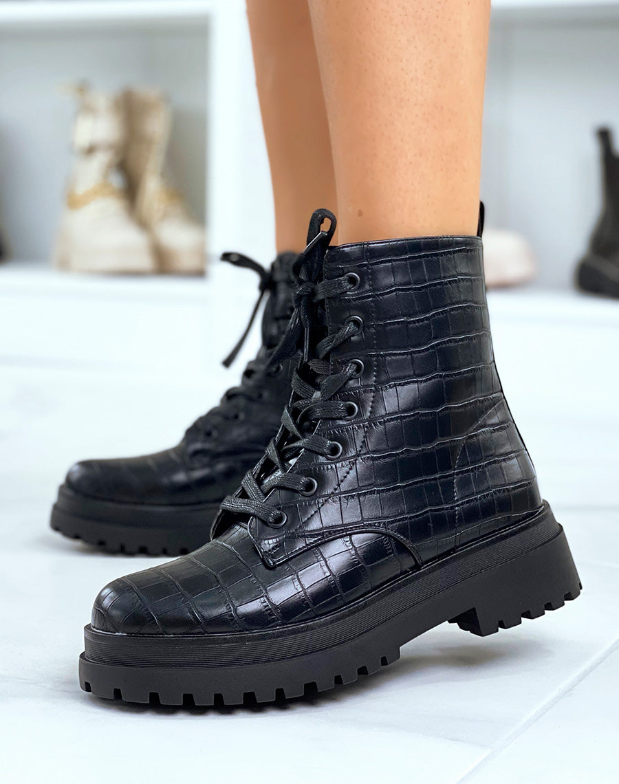 Bottines noires quadrillée effet croco montantes à lacets