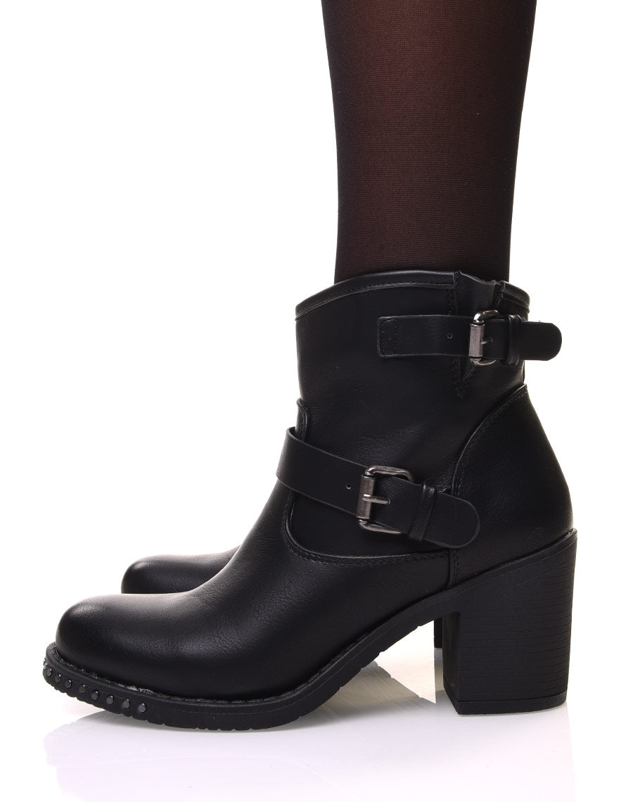 Bottines noires à sangles