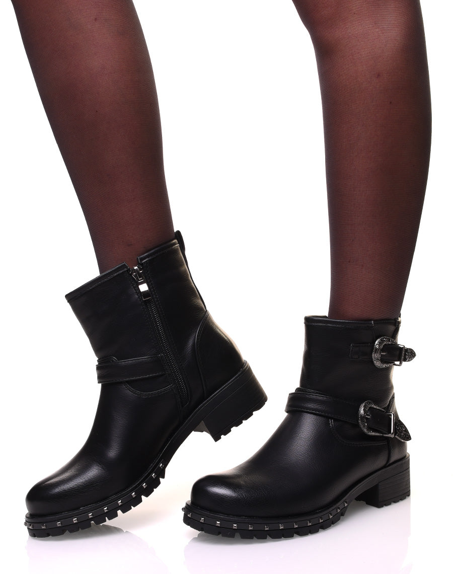 Bottines noires à sangles à boucles décorées