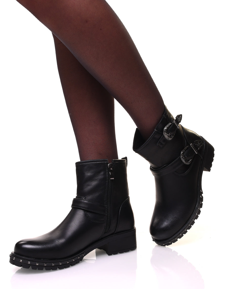 Bottines noires à sangles à boucles décorées
