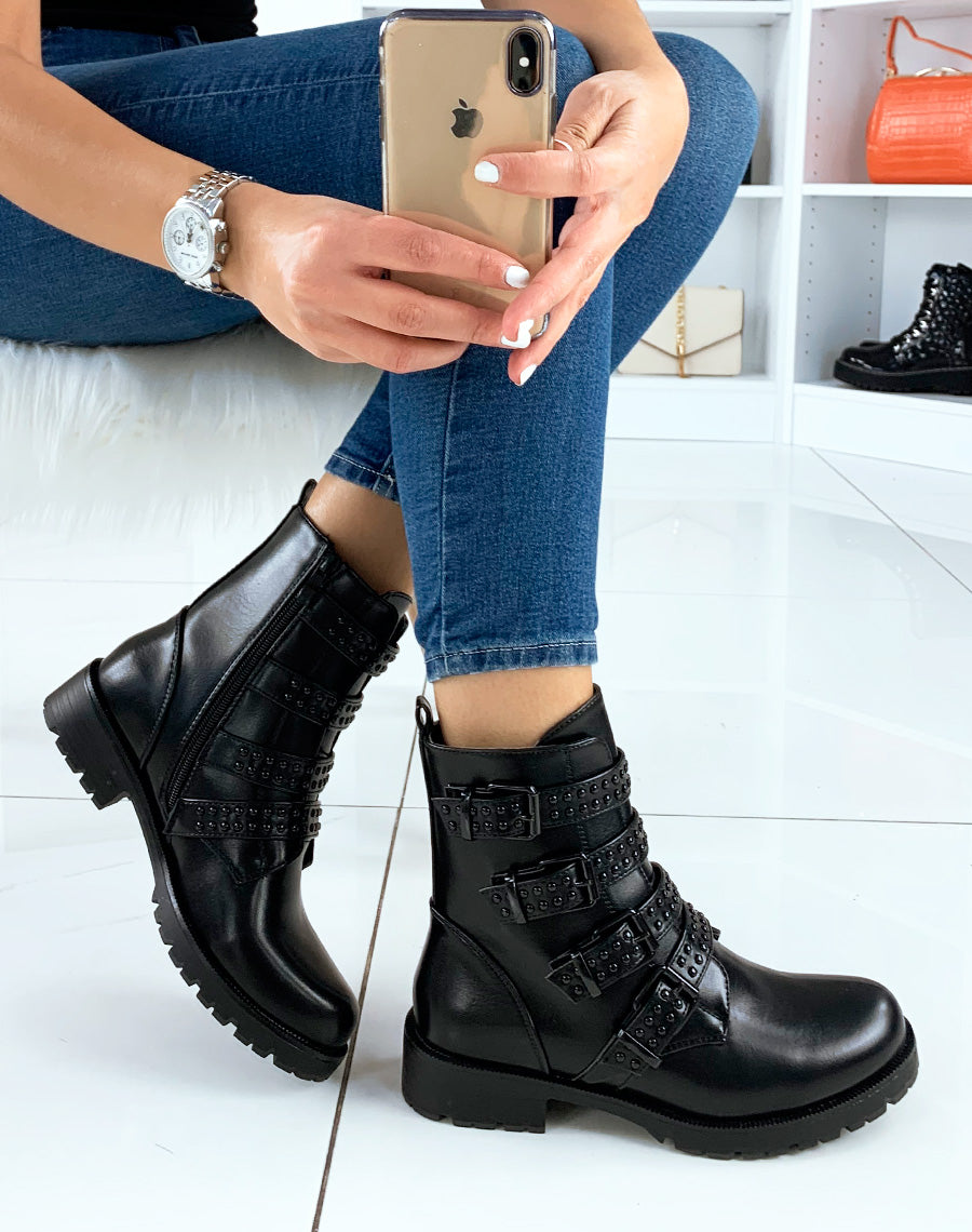 Bottines noires à sangles cloutées