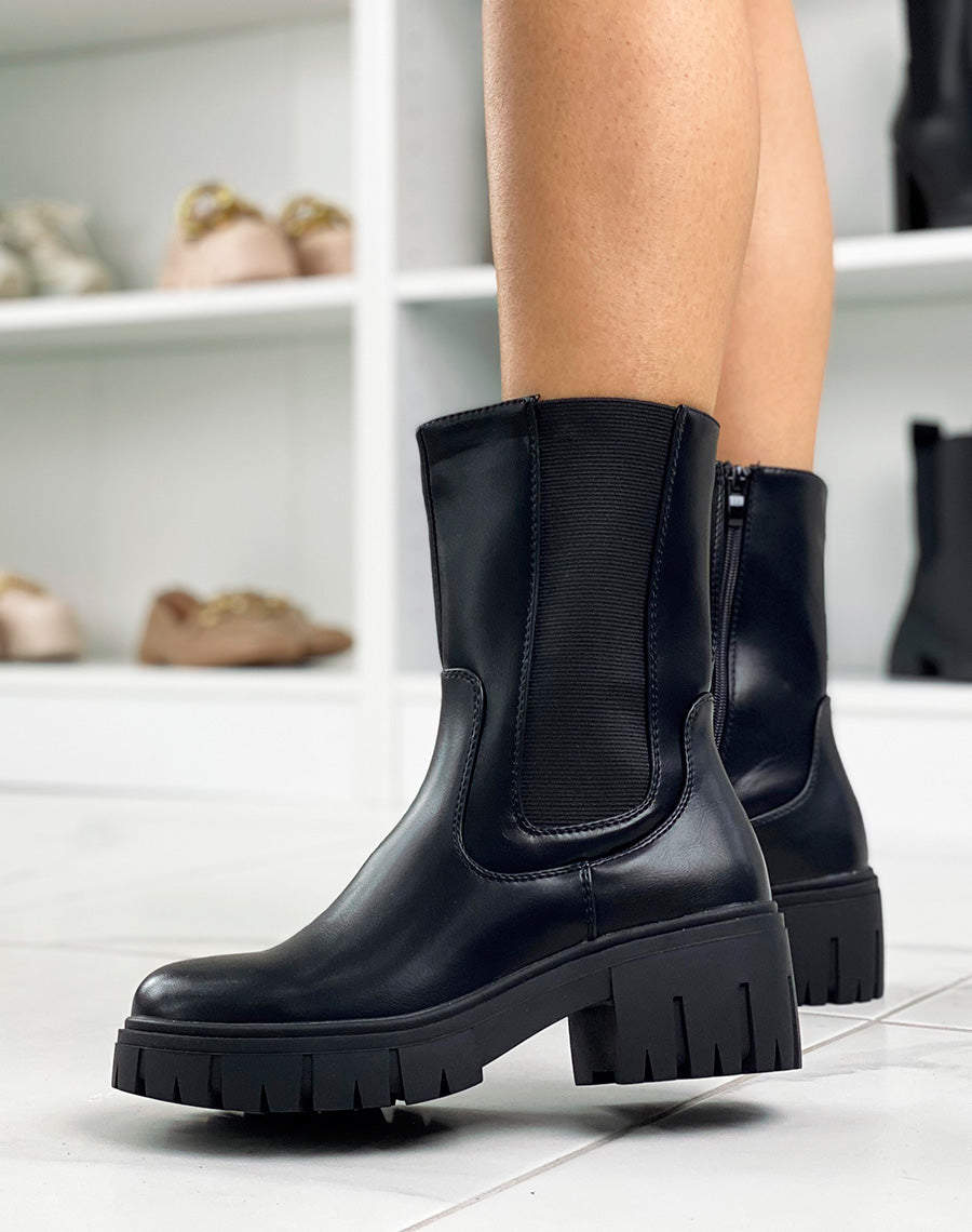 Bottines noires à semelle crantée
