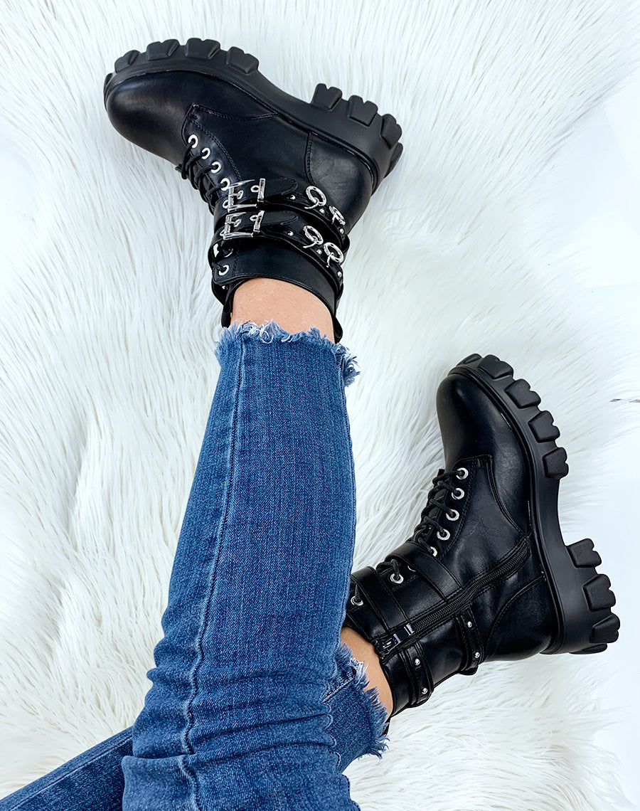 Bottines noires à semelle crantées