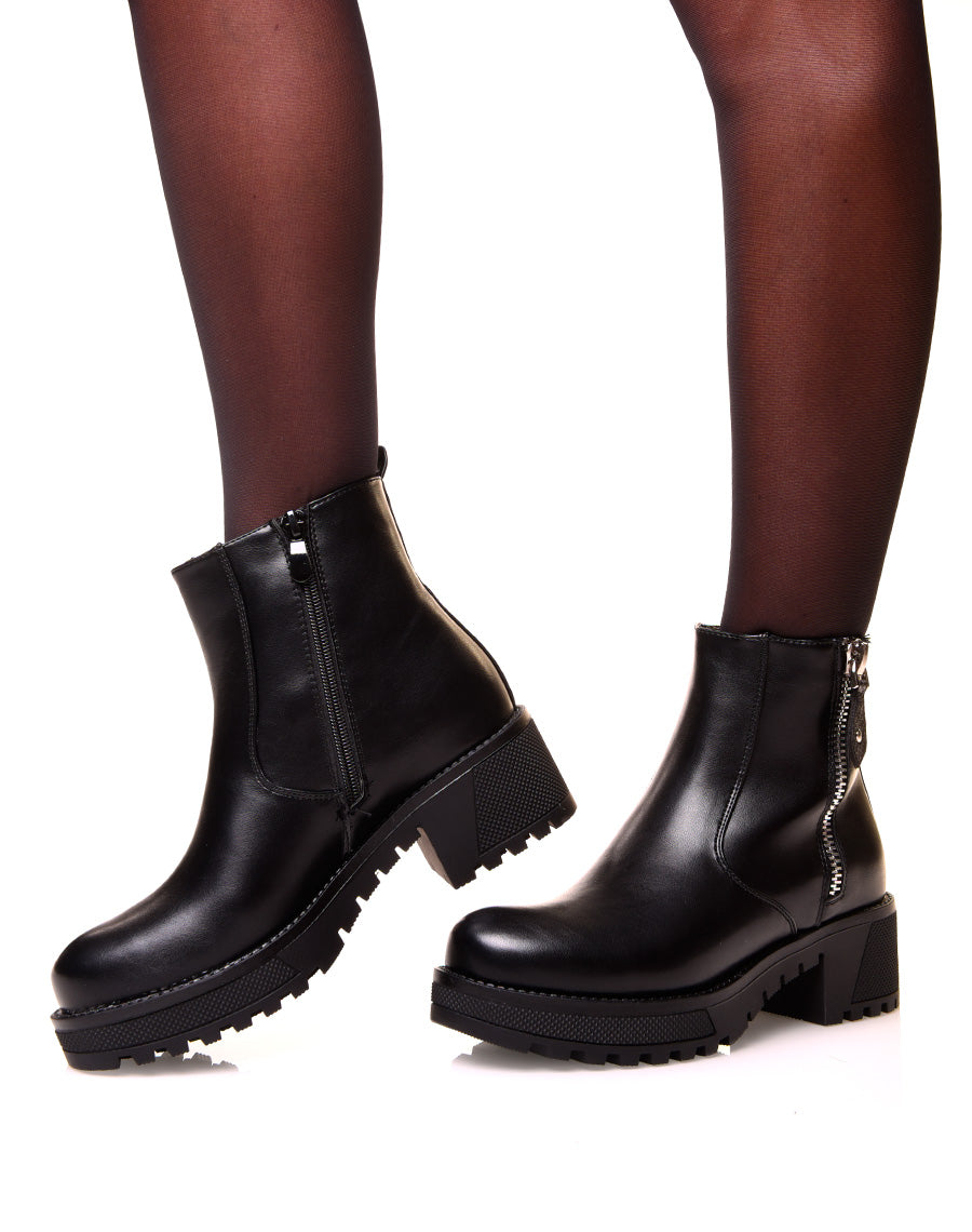 Bottines noires à semelle crantées