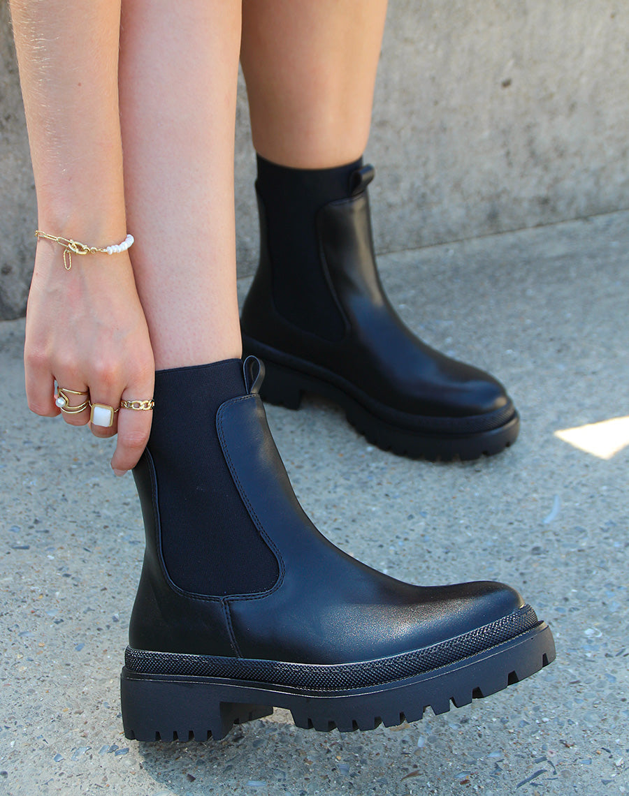 Bottines noires style chelsea à élastique montant