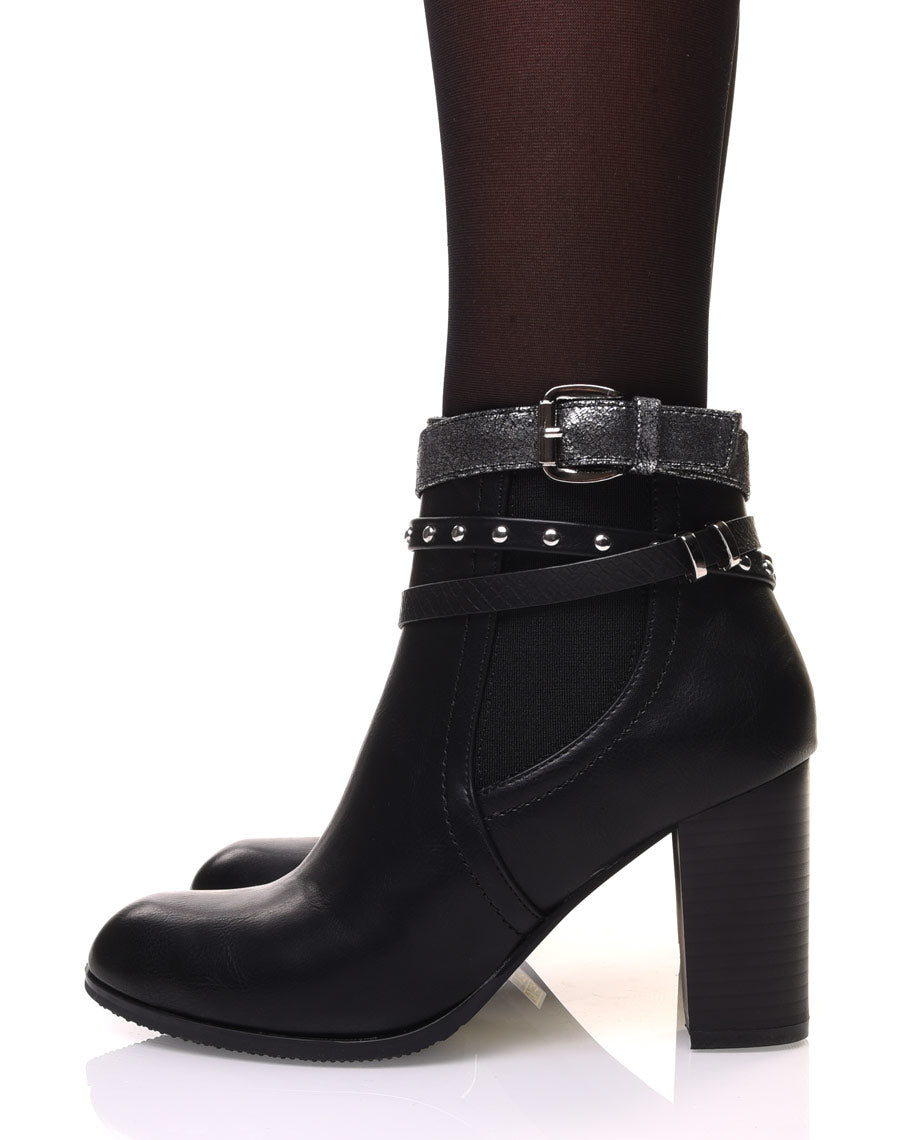 Bottines noires à talon avec de multiples sangles