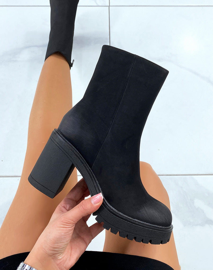 Bottines noires à talon effet daim
