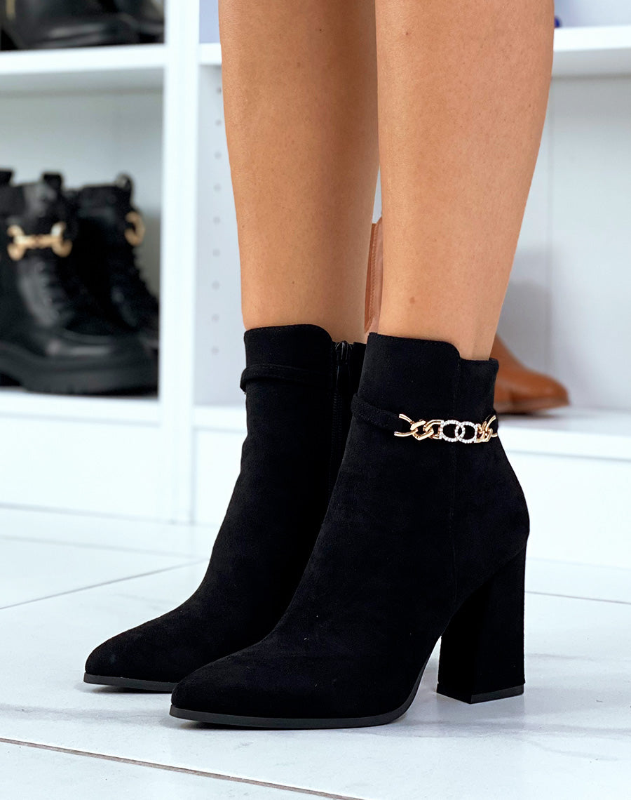 Bottines noires à talons carrés et détails en strass