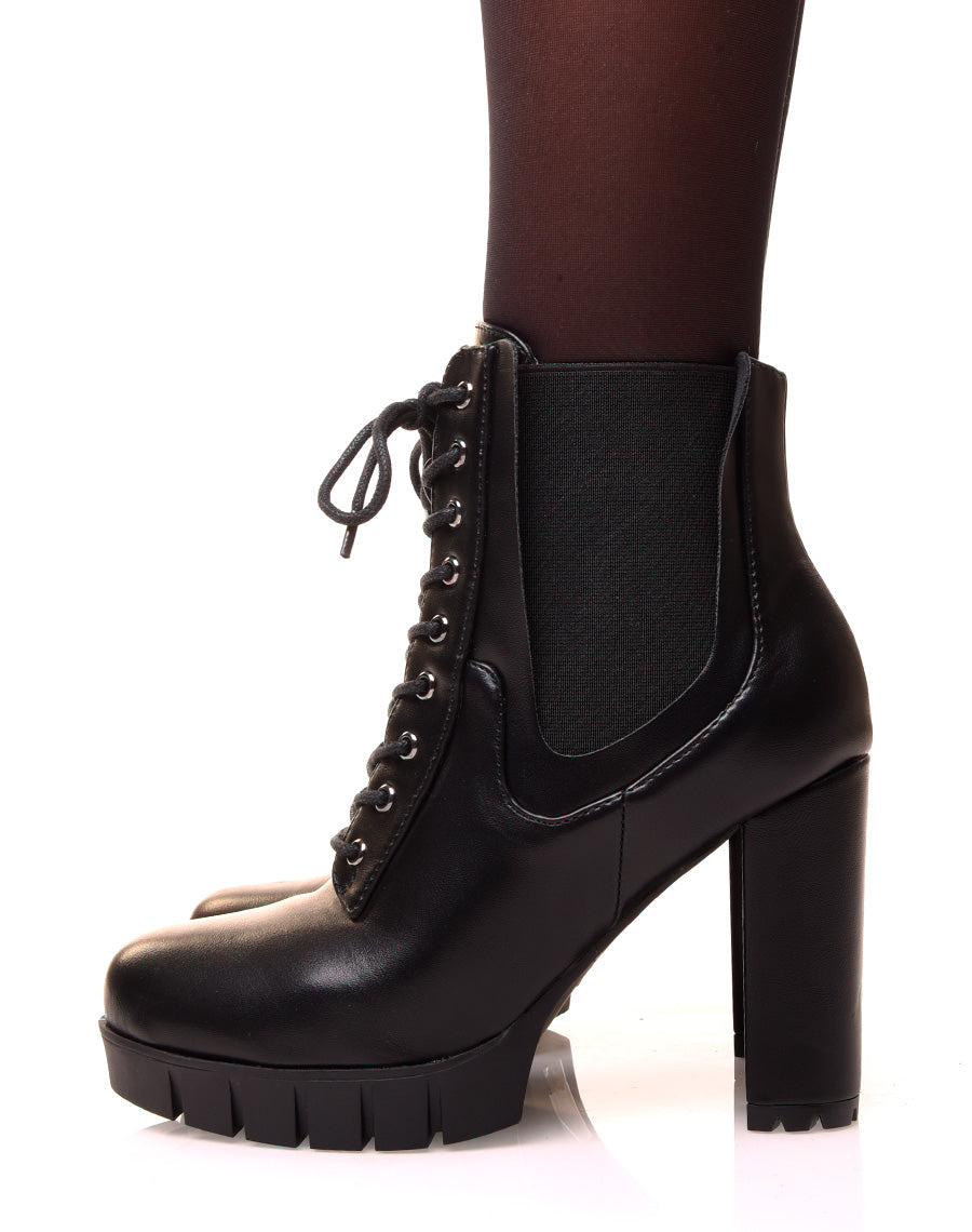 Bottines noires à talons et à lacets