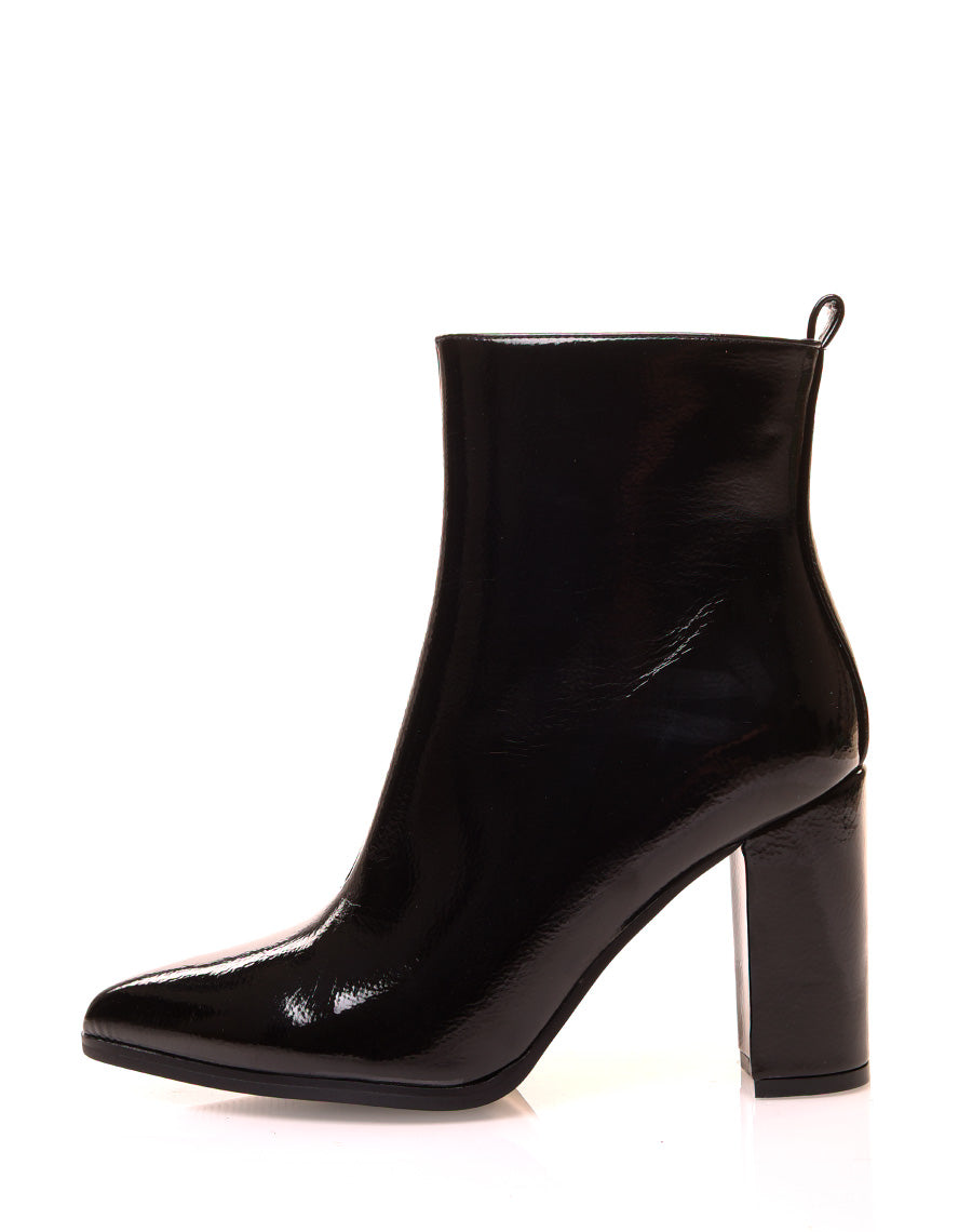 Bottines noires vernies à talons carré et à bouts pointus