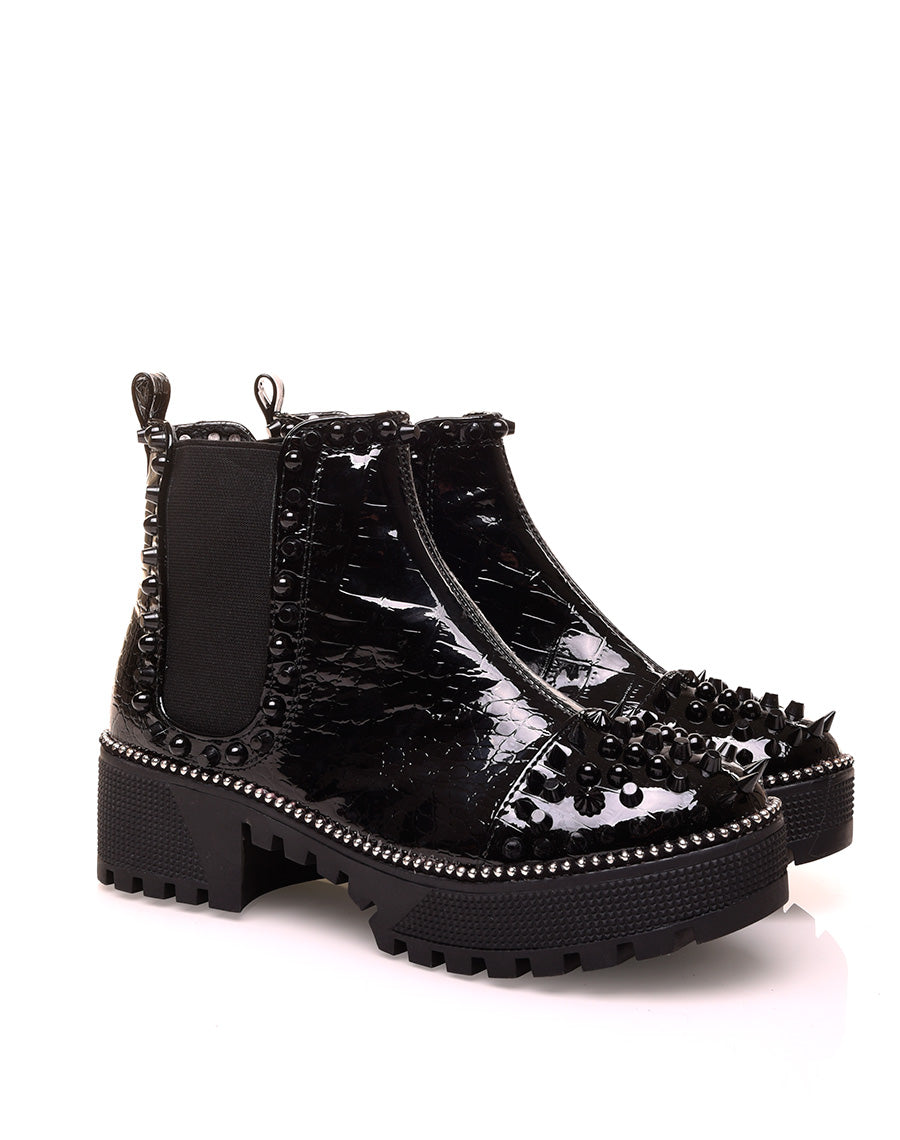 Bottines noires vernis effet croco à clous