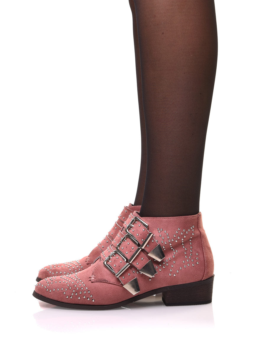 Bottines plates roses en suédine cloutées